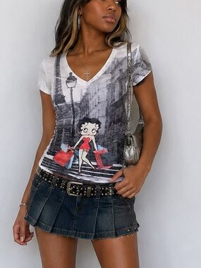2012 Betty Boop In Paris Official Universal Studios White Graphic V-Neck Tee